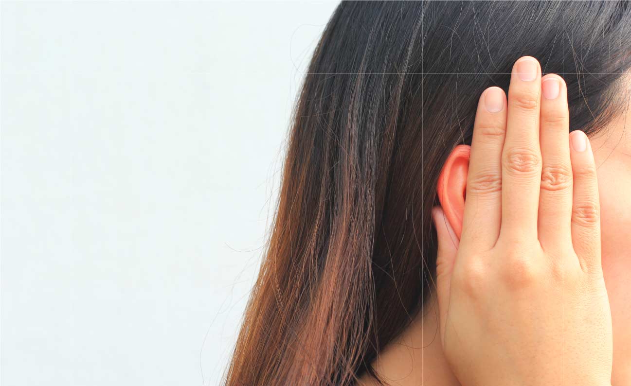 vrouw last van piep in oor