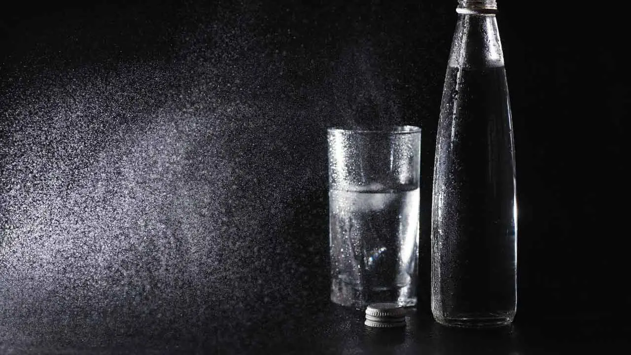 fles water glas flessenwater