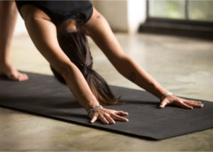 yoga vrouw matje